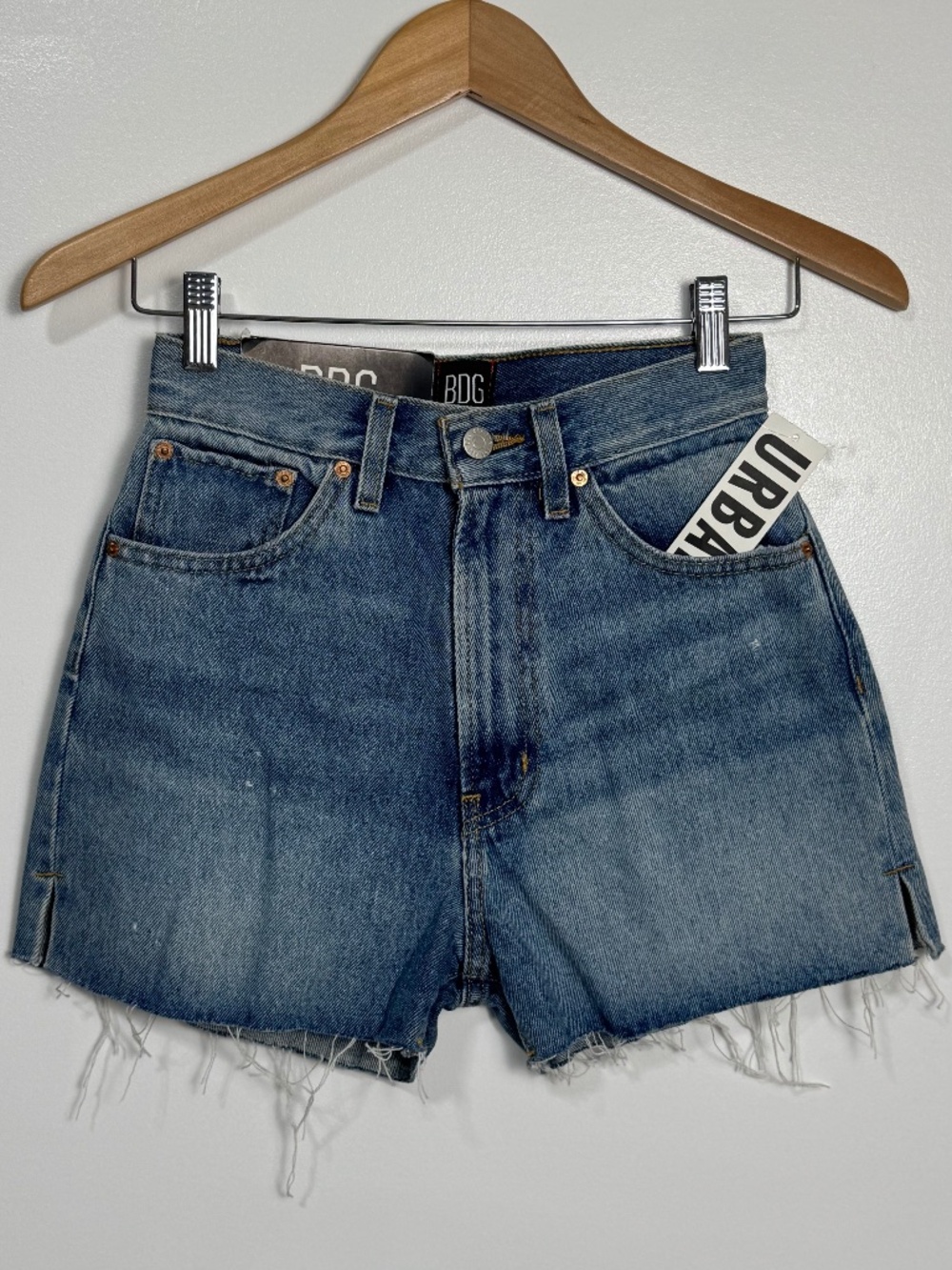 NWT BDG Urban Outfitters Girlfriend High-Rise Denim Shorts Blue Frayed Cutoff 24